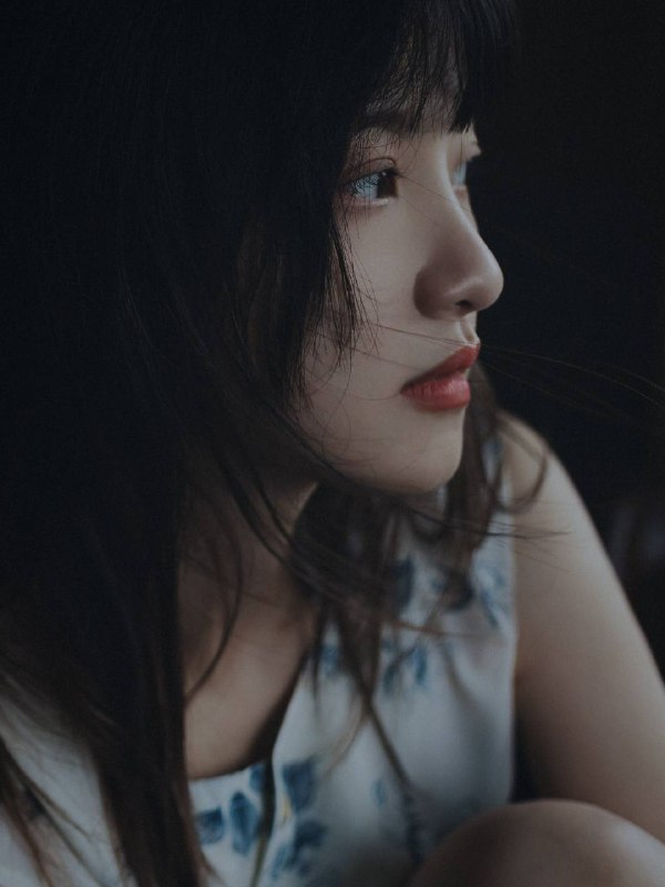 听，窗外的雨，还在下吗？你听得见吗？我想你了