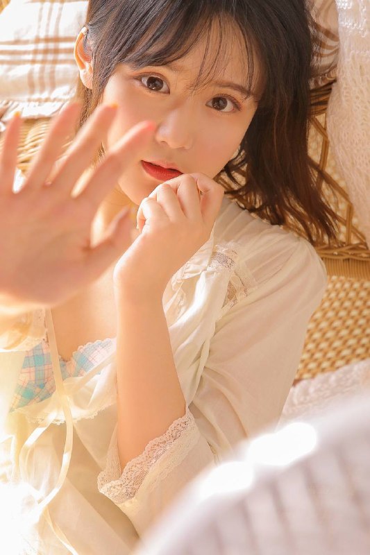 “我瞒着宇宙山河悄悄想了你一下”