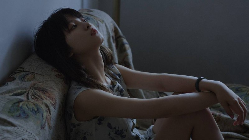 听，窗外的雨，还在下吗？你听得见吗？我想你了