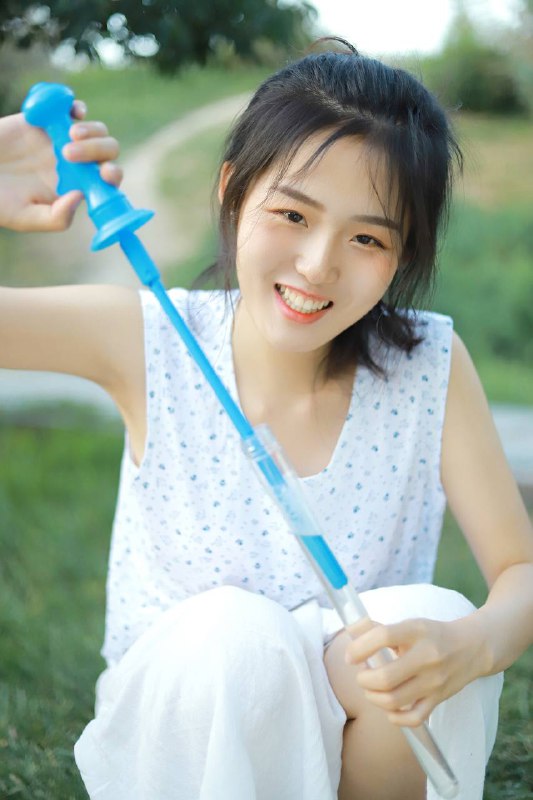 “你的眼神太温柔了，笑起来融化了老夫的少女心