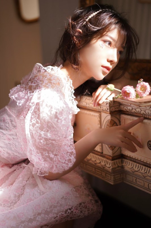 ”当恶魔来的时候小王子手上没有剑，只拿着手中想要送你的花儿呀🌸 “