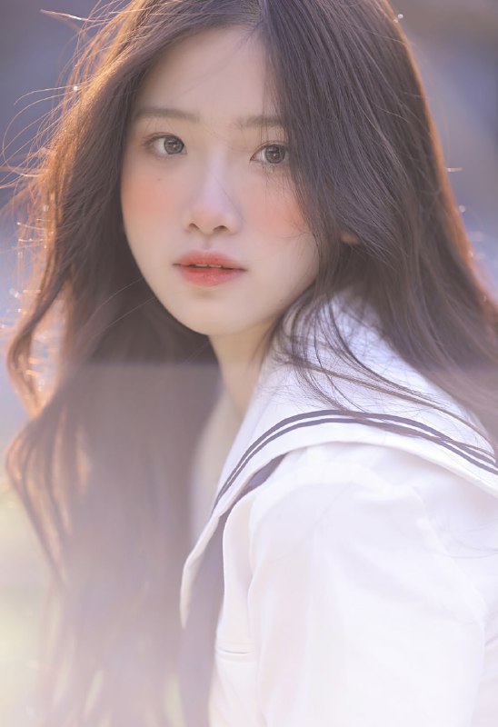 ”你不一定非得长成玫瑰,你乐意的话,做茉莉,做雏菊,做无名小花,做千千万万“